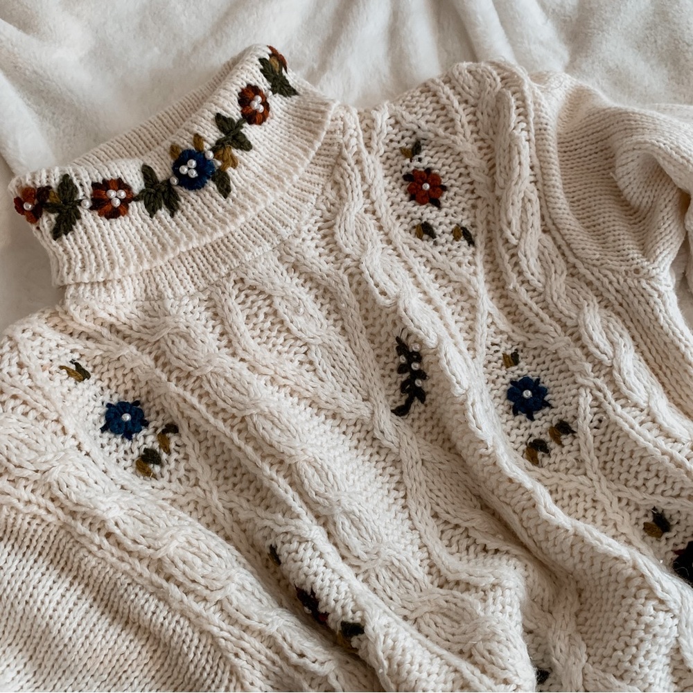 Vintage Handmade Embroidered Mockneck Sweater SZ M